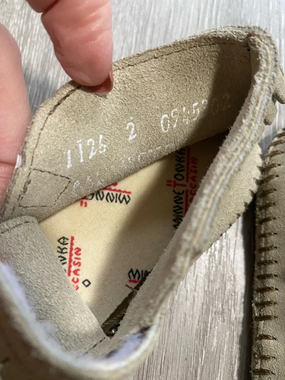 Minnetonka Kids Tan Suede Fringe Moccasins Baby Sz 2 Girls Boys Leather Velcro